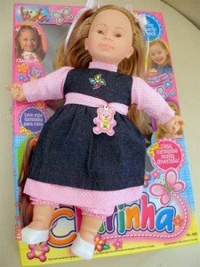 Boneca Clarinha Boneca da Clarinha, em cima da caixa