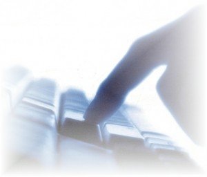 Dedo apera teclado Dedo aperta tecla de computador