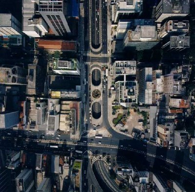 Pólis - a cidade vista de cima.