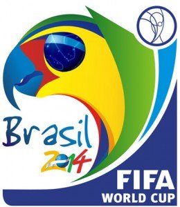 Logotipo da Copa 2014 - onde aparece um papagaio formado pelas cores da bandeira brasileira. O nome FIFA no canto direito da imagem eo o texto Brasil 2014 no canto esquerdo.