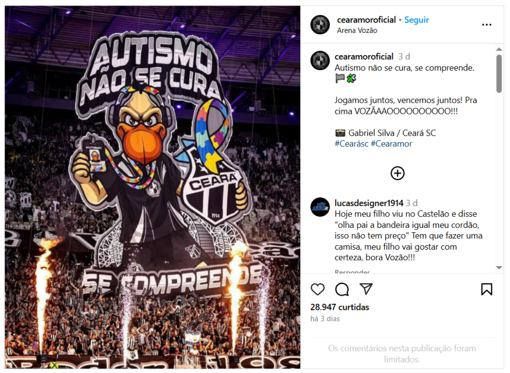 foto do mosaico em 3D, de um urubu, mascote da principal organizada do time, carregando o crachá do autista, com a frase: “Autismo não se cura, se compreende”.