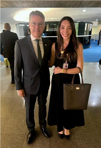 paloma e senador alessandro vieira.