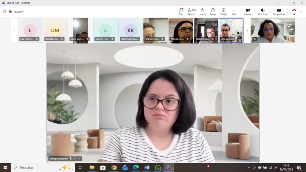aula online. centro professora com sindrome de down.