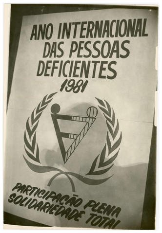 cartaz Ano Internacional das Pessoas Deficientes 1981 Participação plena solidariedade total. símbolo do ano.